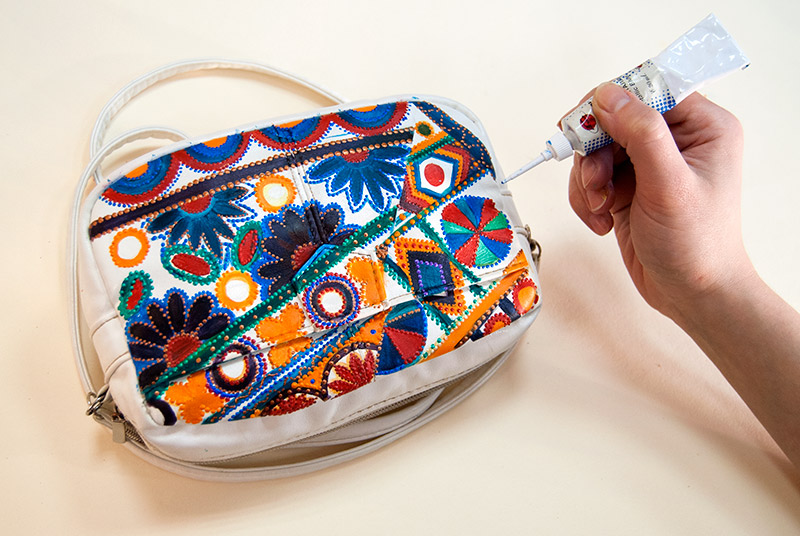 Роспись сумки акриловыми красками в стиле бохо