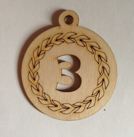 Медаль "3" с лавровым венком, 8,5х9,7 см - «Таир»