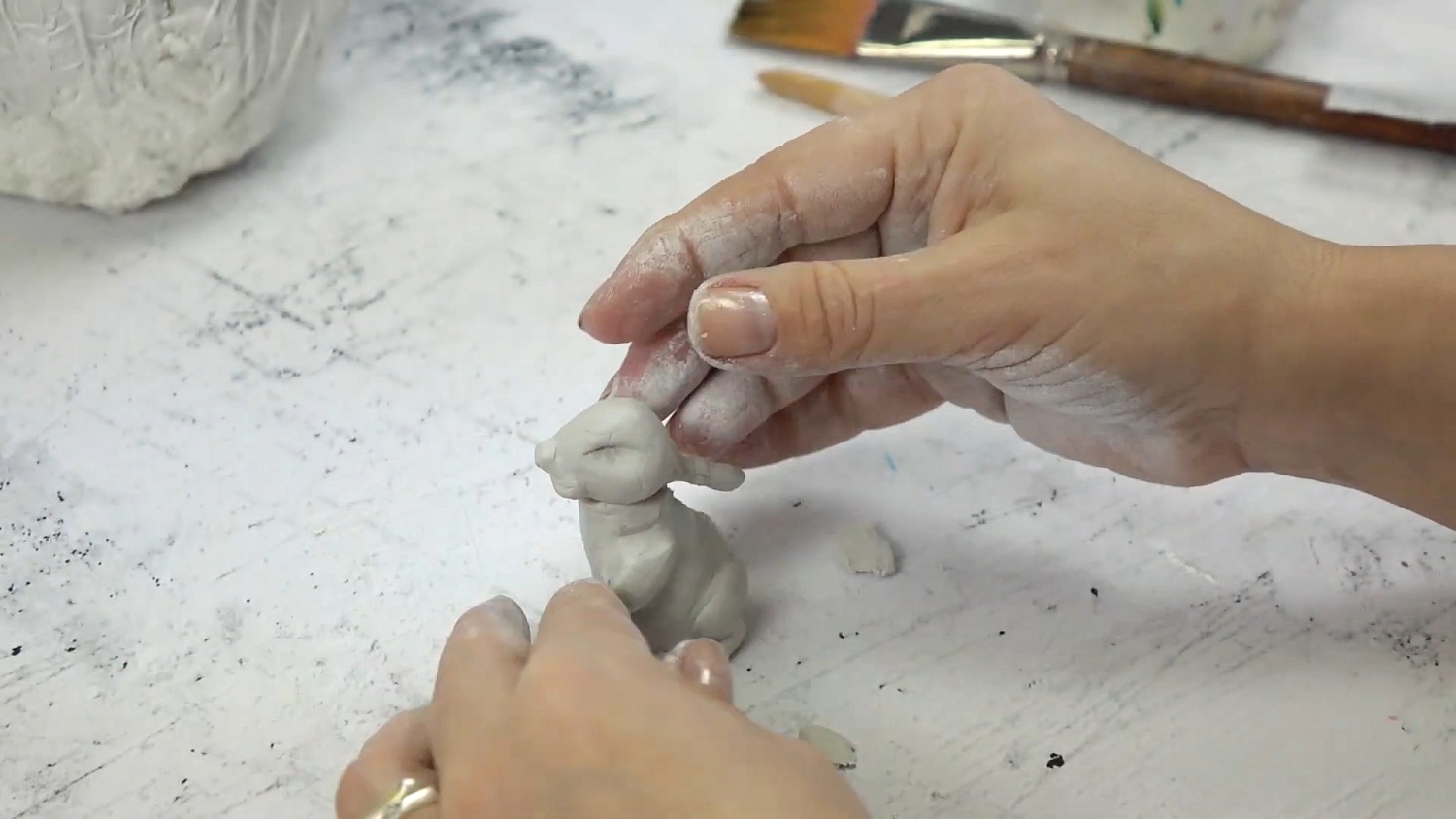 Милые зайчики: имитация керамики и древесины. Декор своими руками. МК Натальи Удовиной